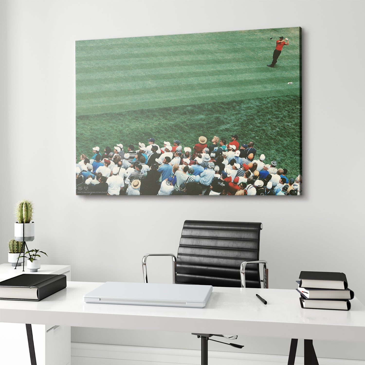 Tiger Woods - Distance - IKONICK - Tiger Woods